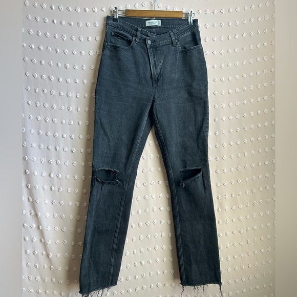 Abercrombie & Fitch The 90’s Slim Straight Ultra High Rise Sz 30/ 10 L Black - Picture 1 of 5